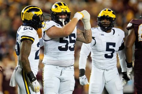 No. 2 Michigan building momentum and isn’t expected to get slowed down by Indiana at home